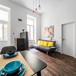 New Dob 53-4 Center Appartement Budapest